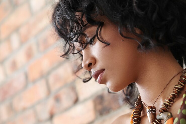 coiled bangs