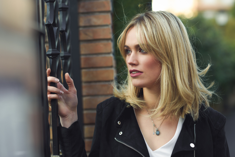 wispy bangs with face framing